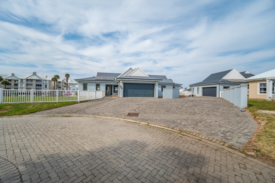 5 Bedroom Property for Sale in Marina Martinique Eastern Cape